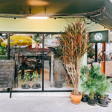 Oasis Cafe And Nap Albergue Bangkok Exterior foto